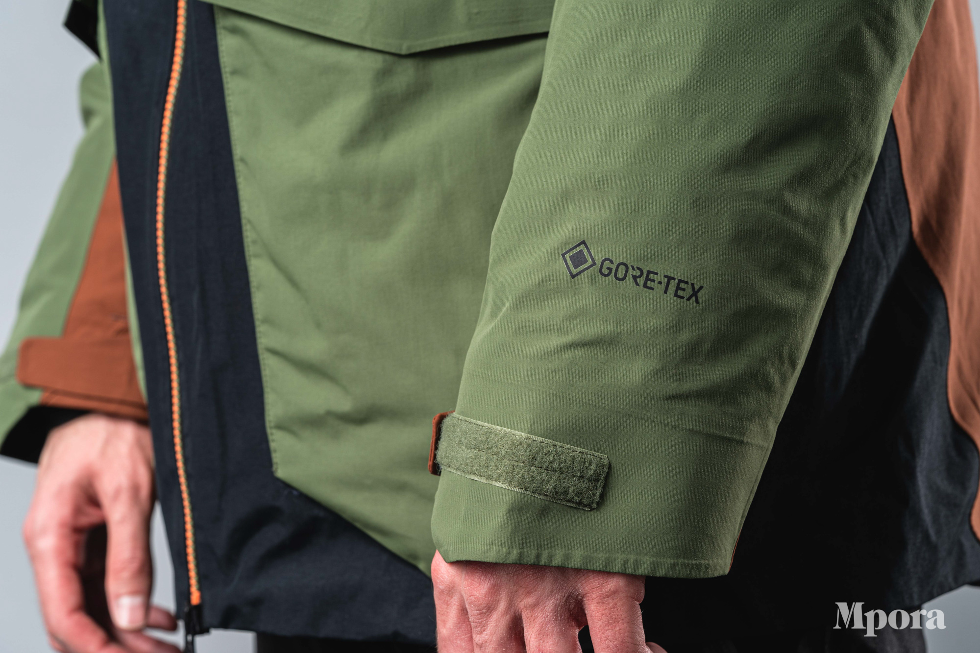 686 GLCR Gore-Tex Weapon 3-In-1 Smarty Jacket | Revi...