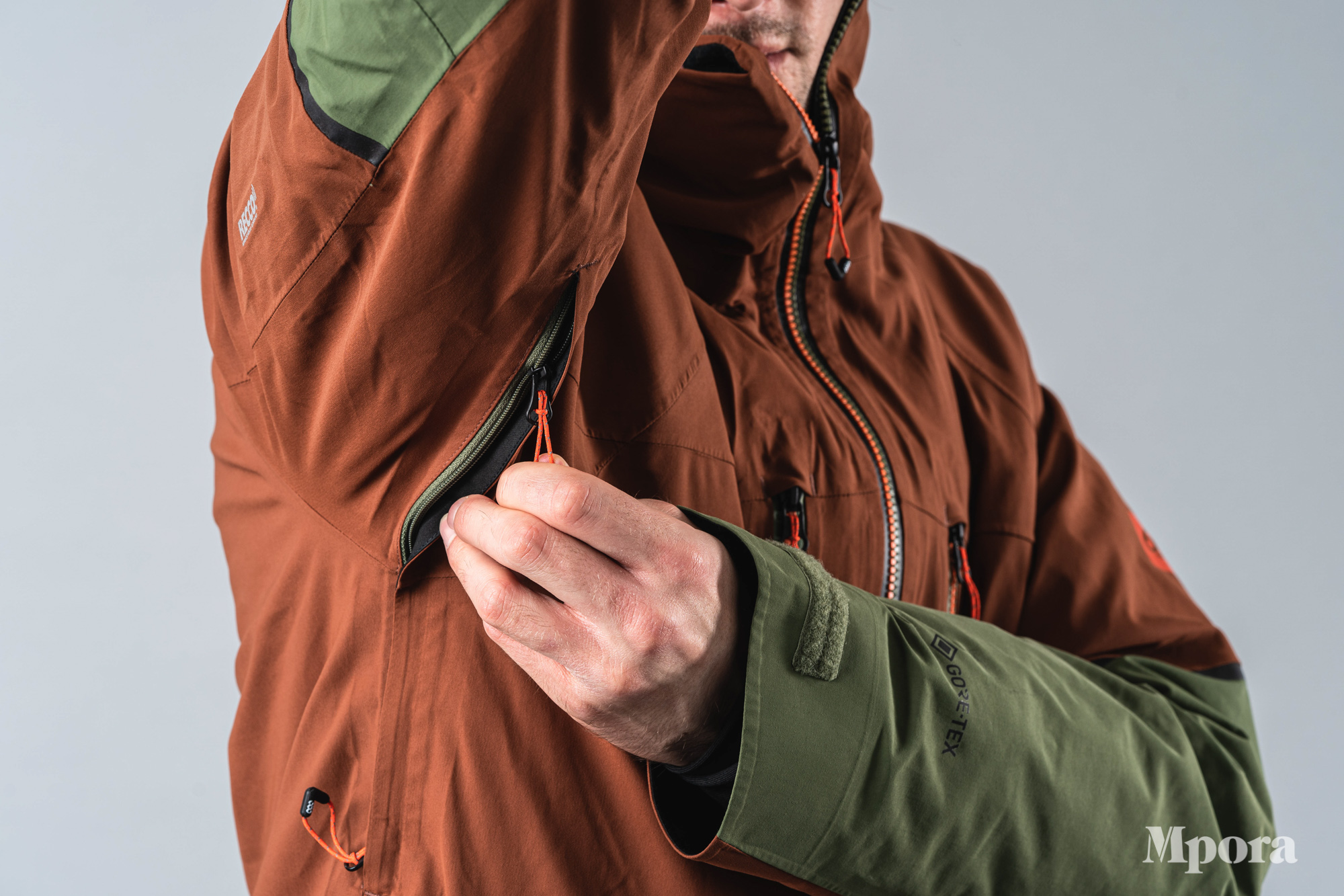 686-glcr-gore-tex-smarty-jacket-review-6