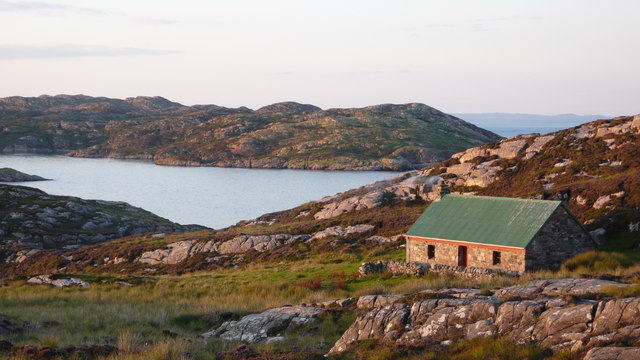 Taigh_Thormoid_Dhuibh,_Raasay_Best Bothies In Scotland