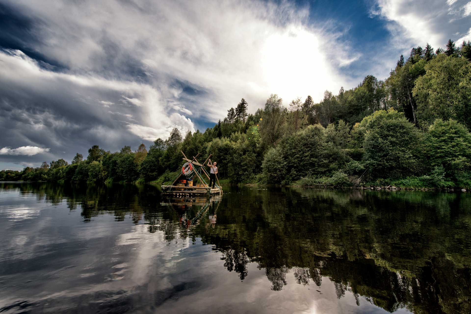 Timber-Rafting-In-Sweden-Nature-Adventure