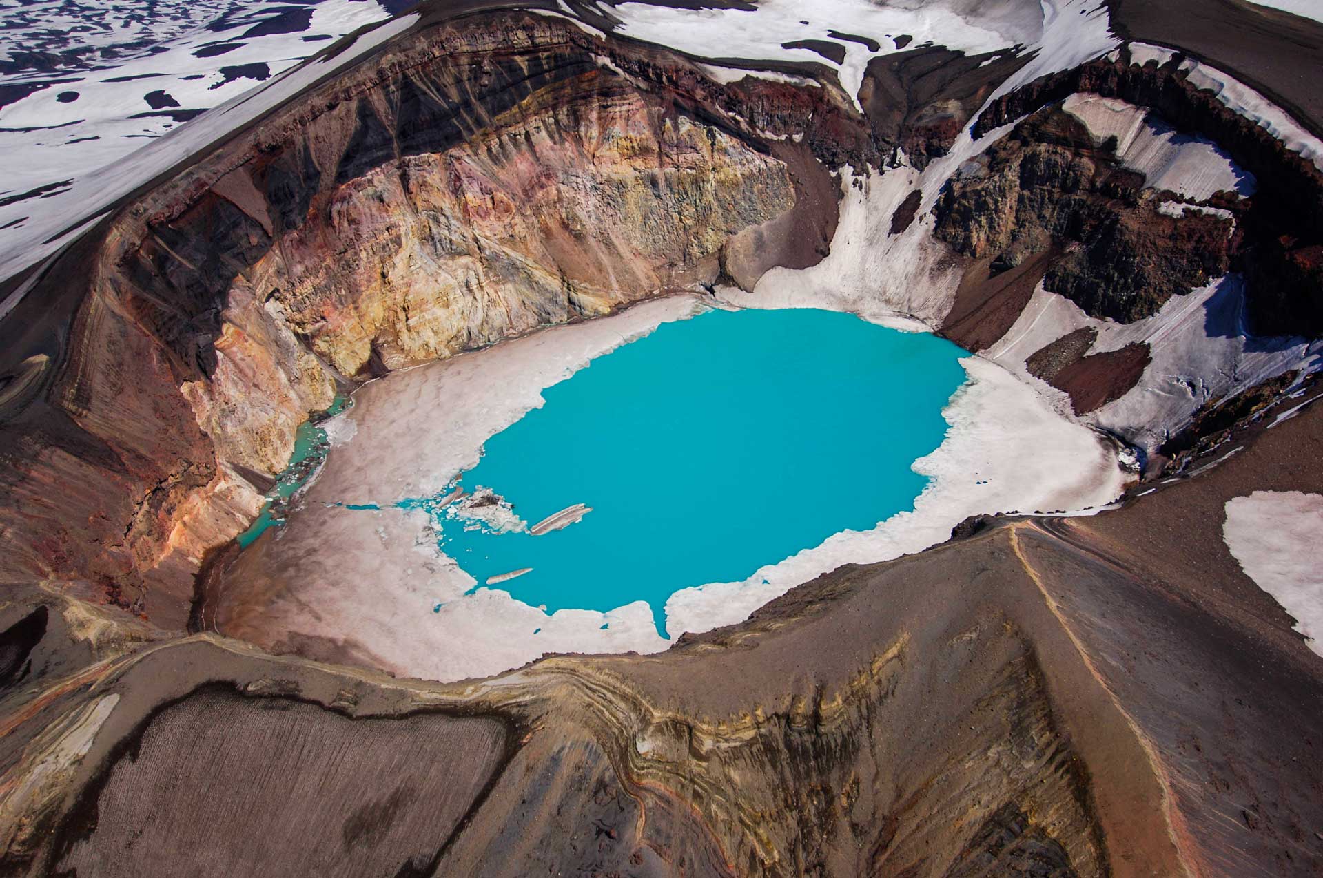 Volcanoes-In-The-Kamchatka-Peninsula