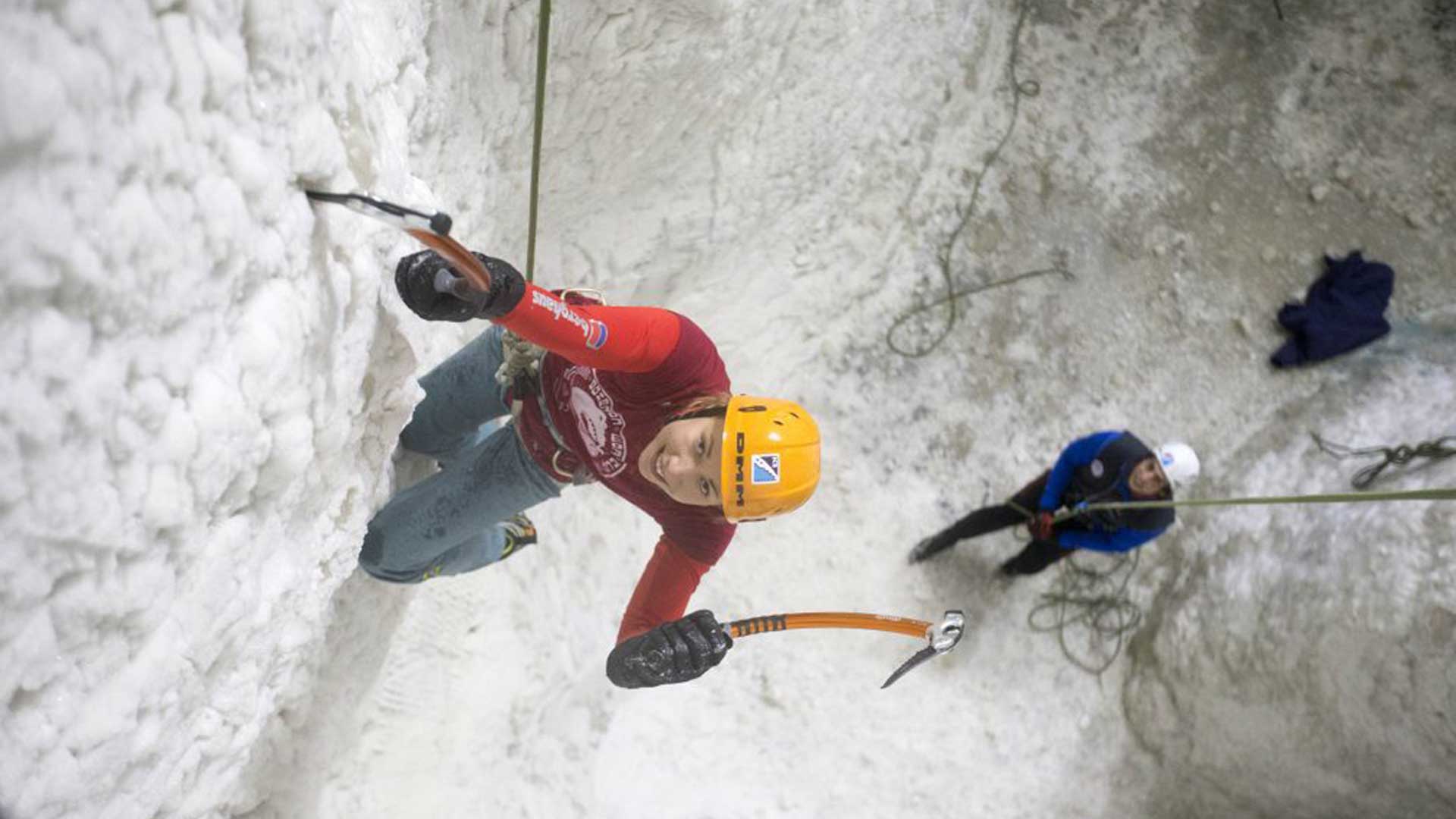 Ice-Climbing-In-The-UK