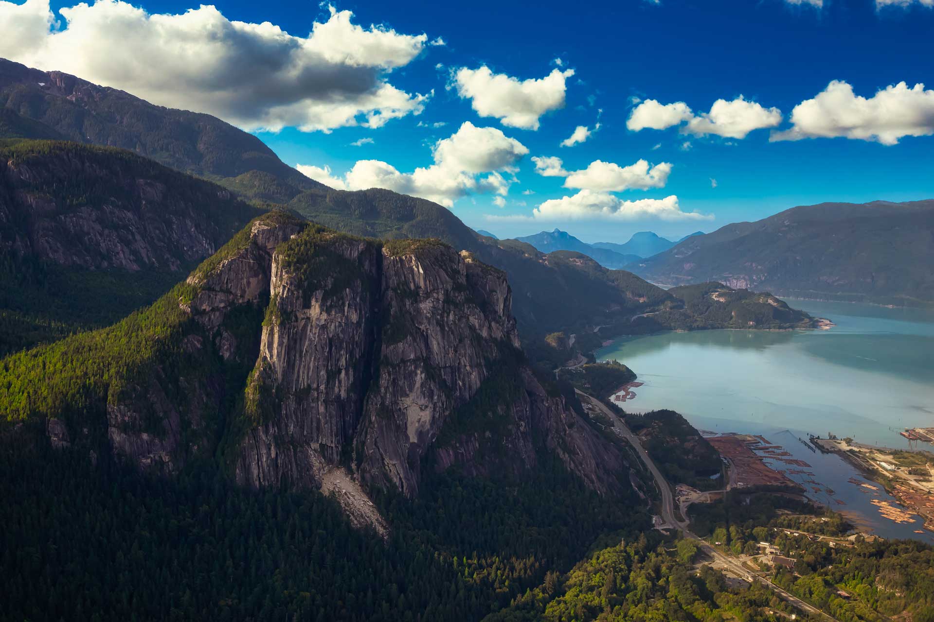 Rock-climbing-in-Squamish