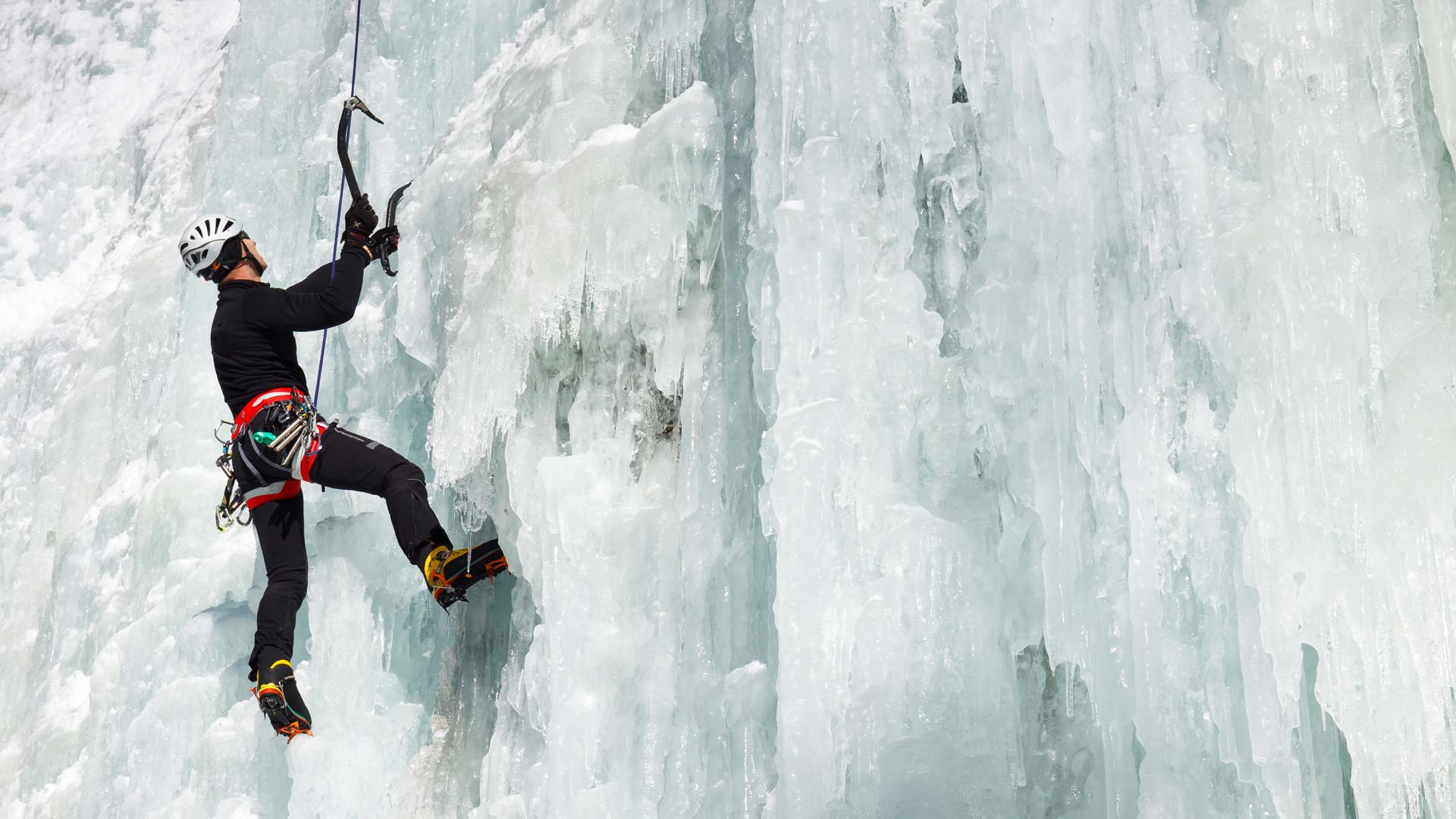 ice-climbing-in-europe