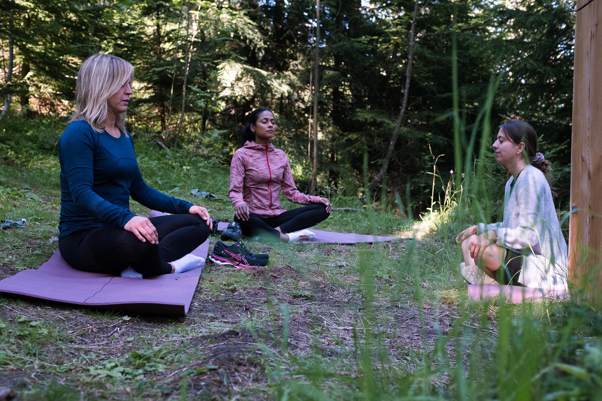 yoga-in-switzerland-sustainable-adventures