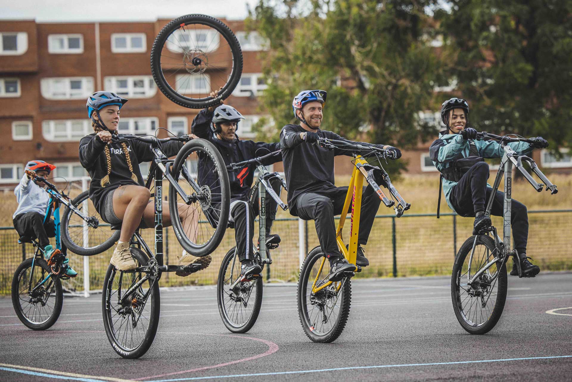 Danny-MacAskill-Wheelie-Film