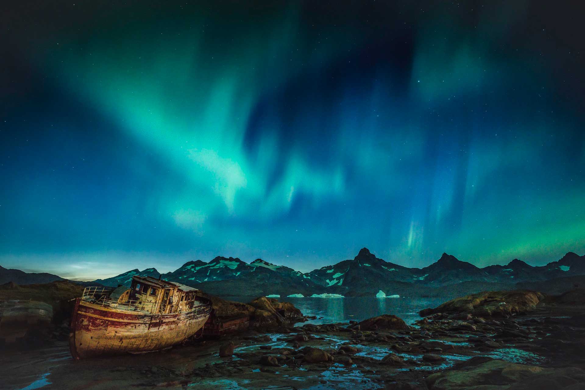 best-places-to-see-the-northern-lights-Tasiilaq-Greenland