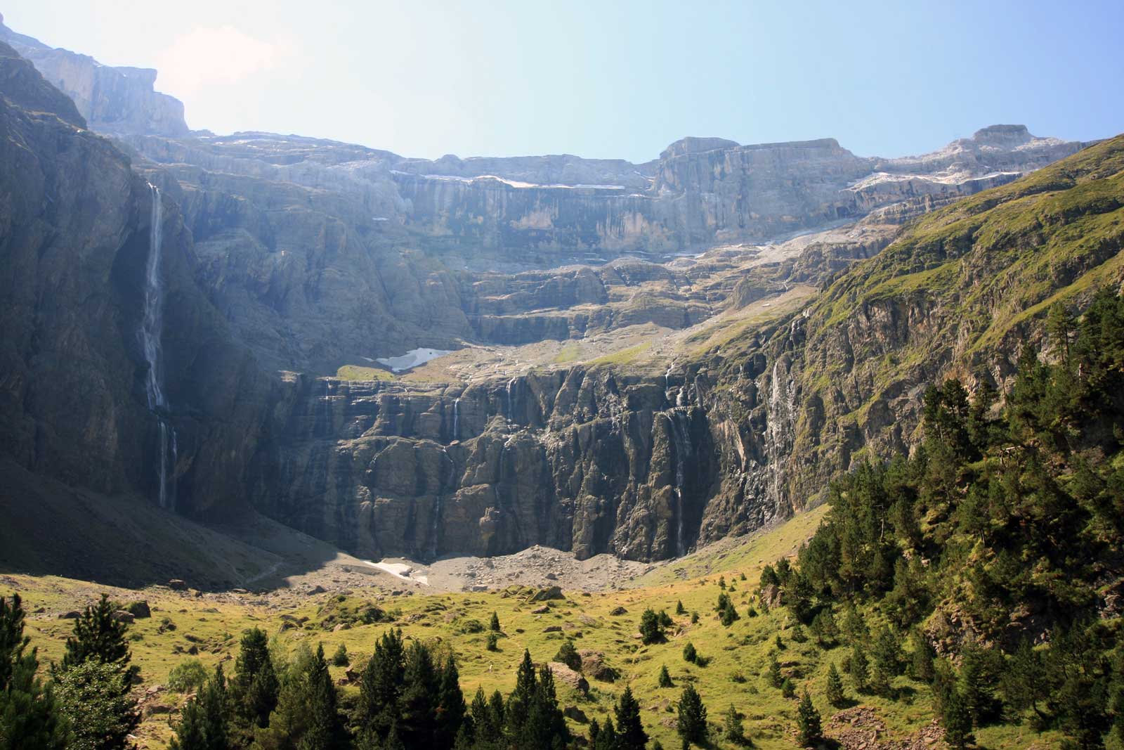 best-waterfalls-in-france-La-Grande-Cascade-De-Gavarnie-