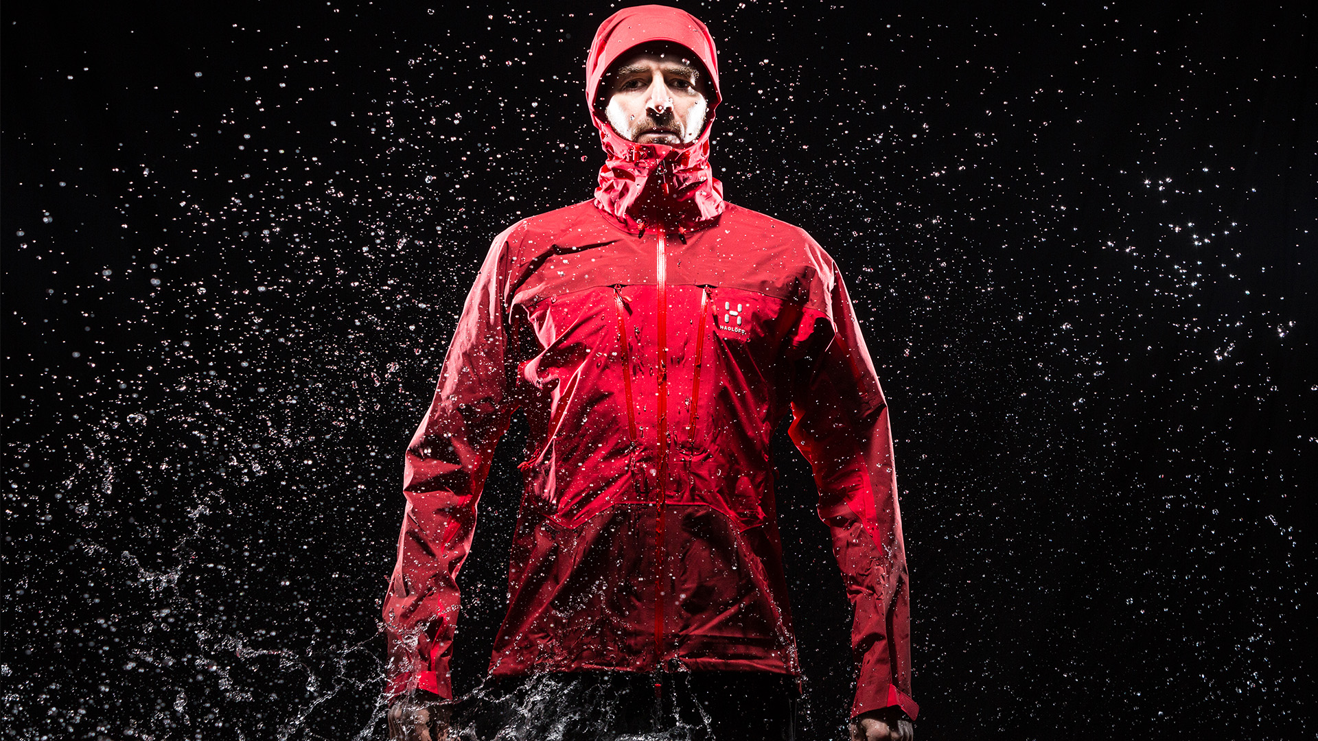 Haglöfs 2017 Spitz jacket in simulated rain