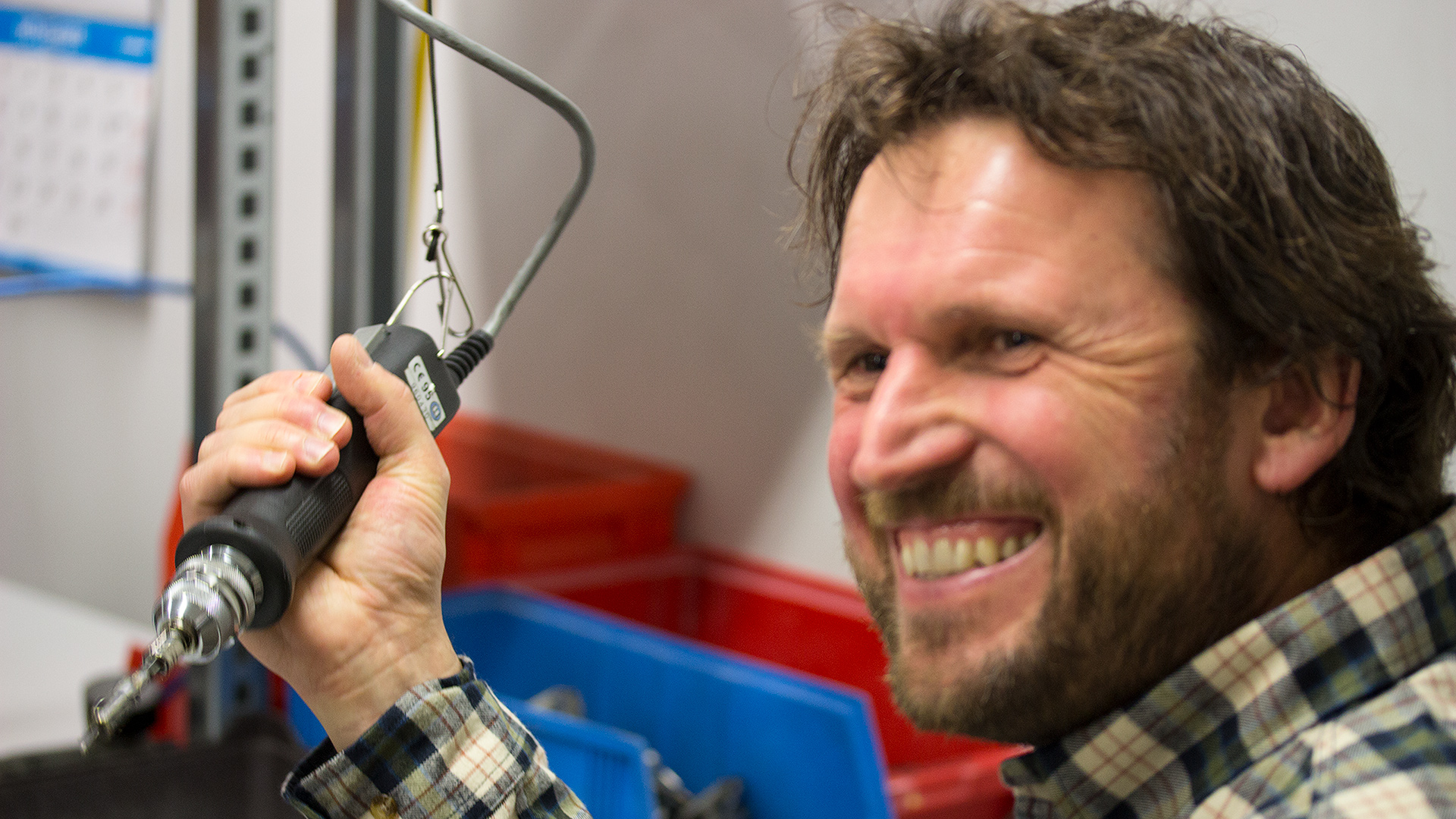 Sightly more sophisticated mechanical screwdriver sorts out the three bolts holding the docking plate together - image: Jon