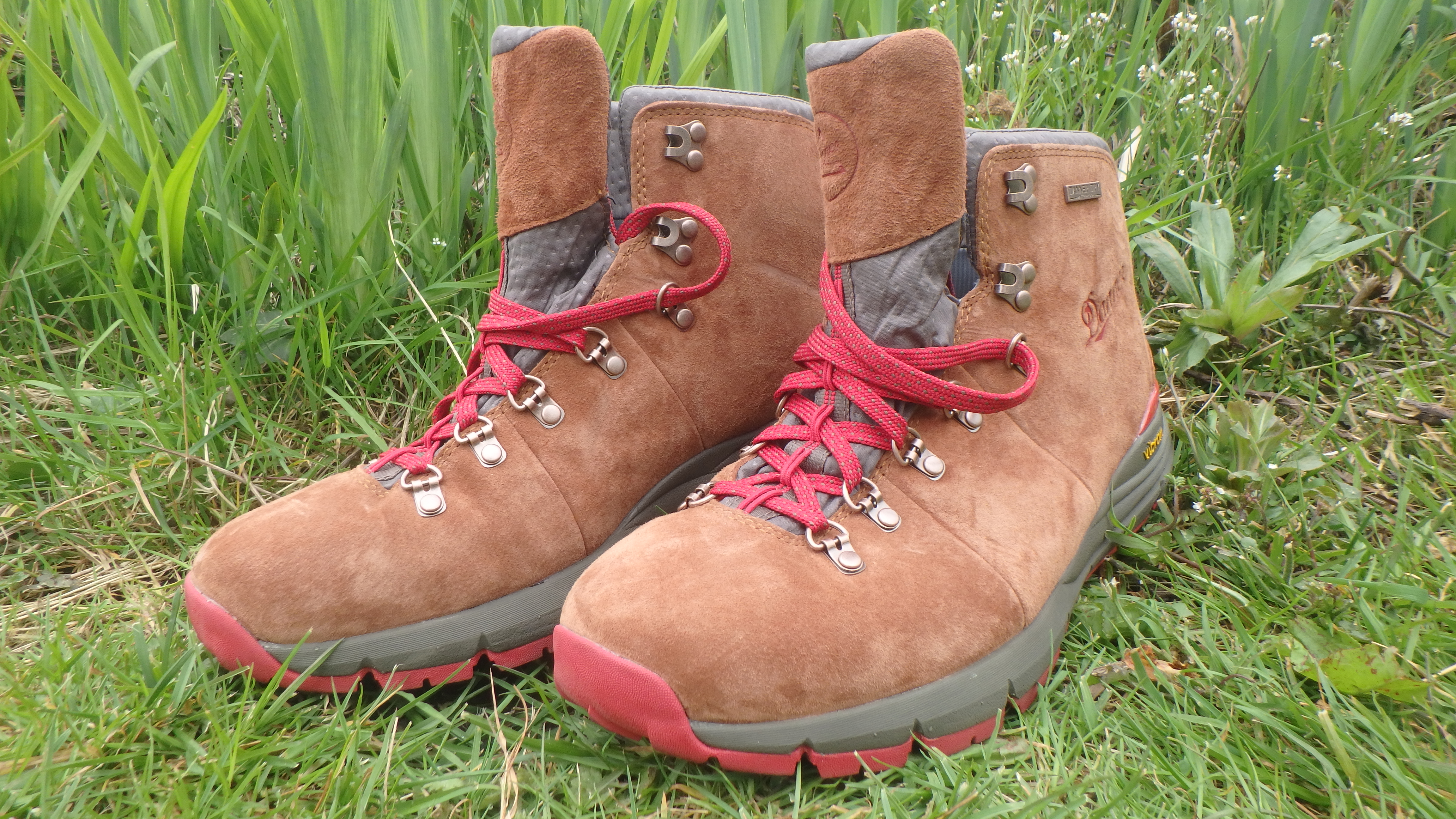 Danner Mountain 600