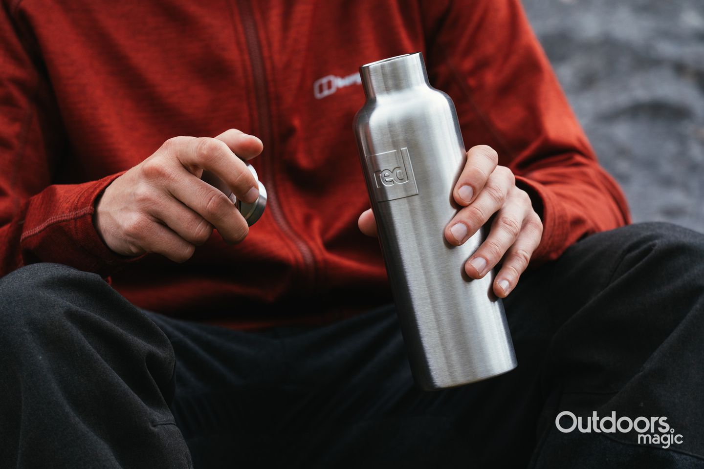 best-gifts-for-hikers-red-flask