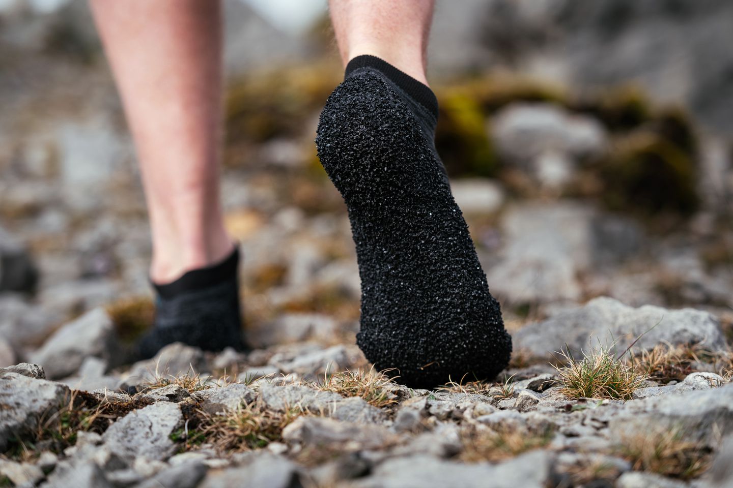best-gifts-for-hikers-skinners-socks
