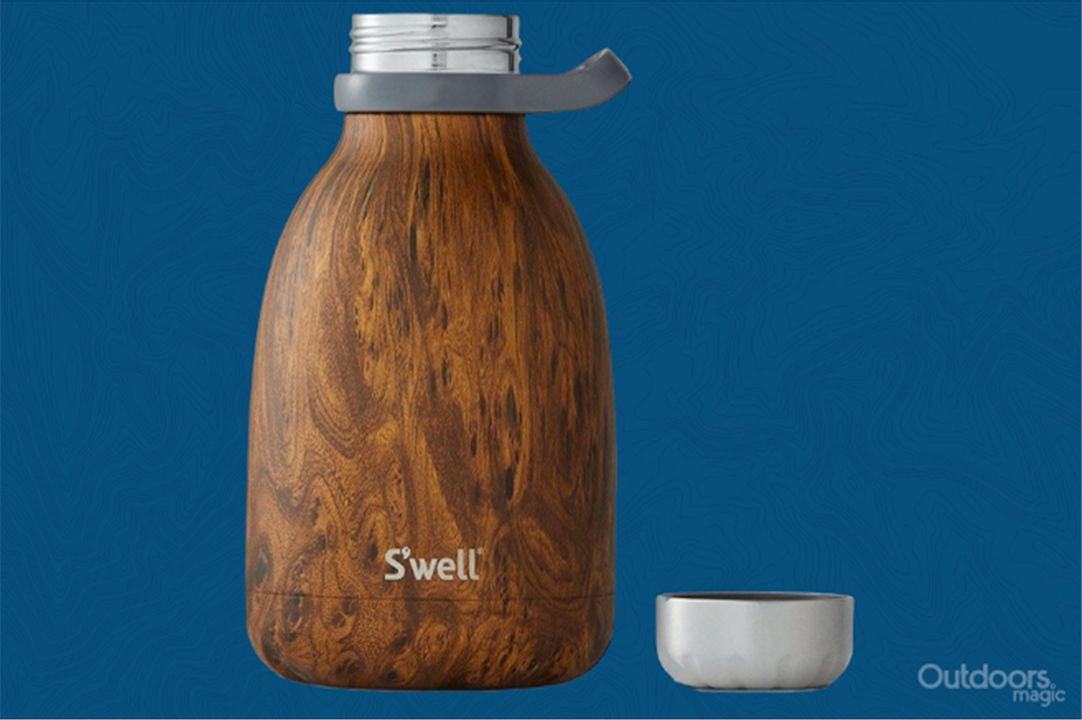 best thermos flasks: S'well Roamer 64oz Flask