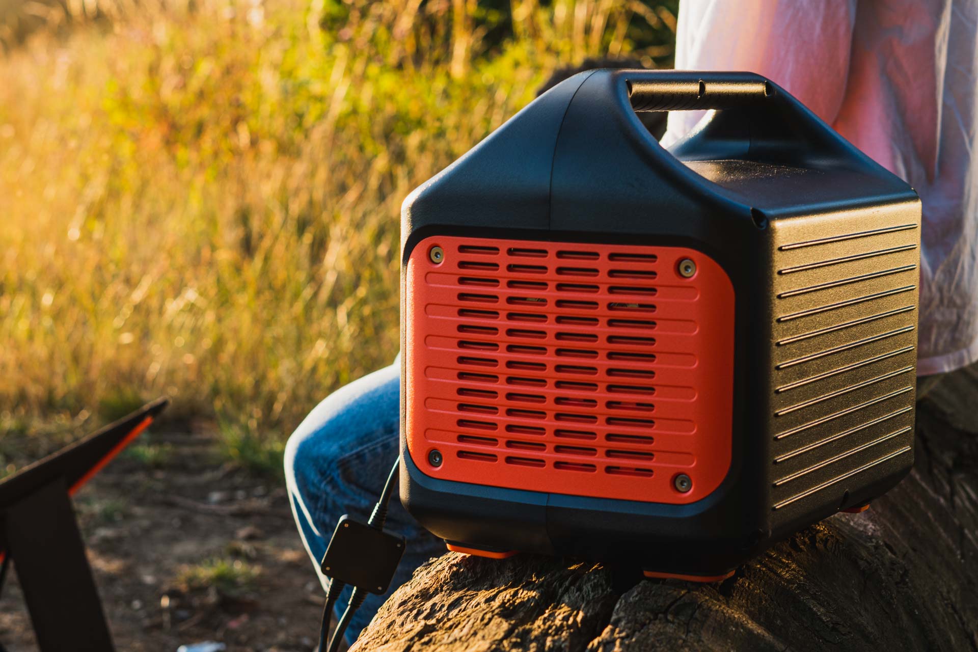 Jackery Solar Generator 1000 (Explorer 1000 + SolarSaga 100W) | Review