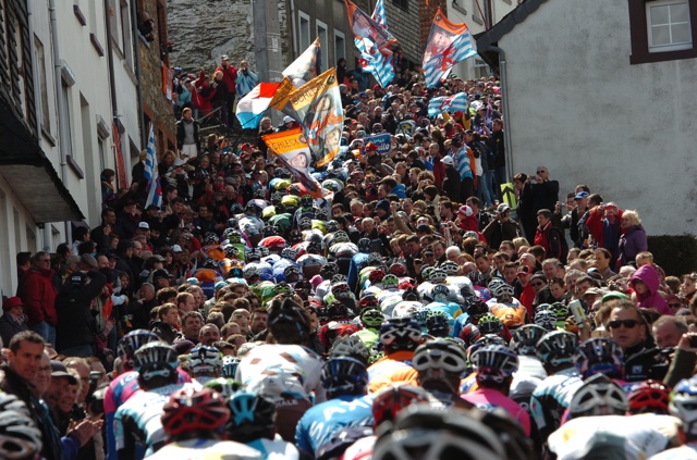 The peloton tackles the climb of the Côte de Saint-Roch after 116.5km in the 2012 Liege-Bastogne-Liege