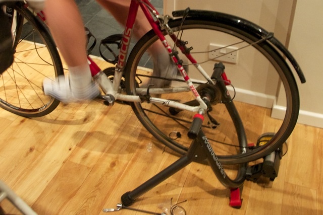 Minoura V130 turbo trainer