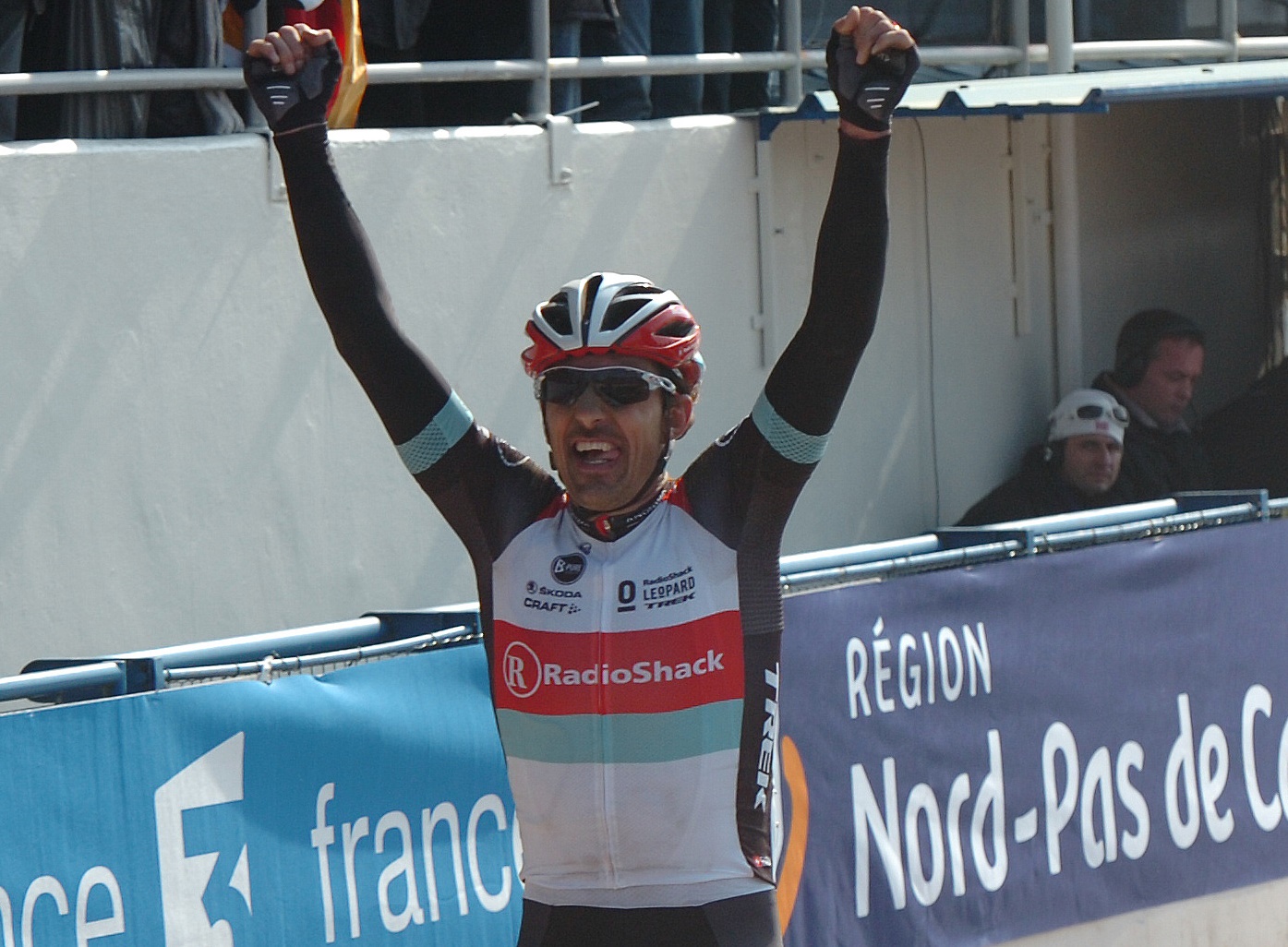 Fabian Cancellara, Paris-Roubaix, 2013, salute, RadioShack-Leopard, Trek, pic: Sirotti