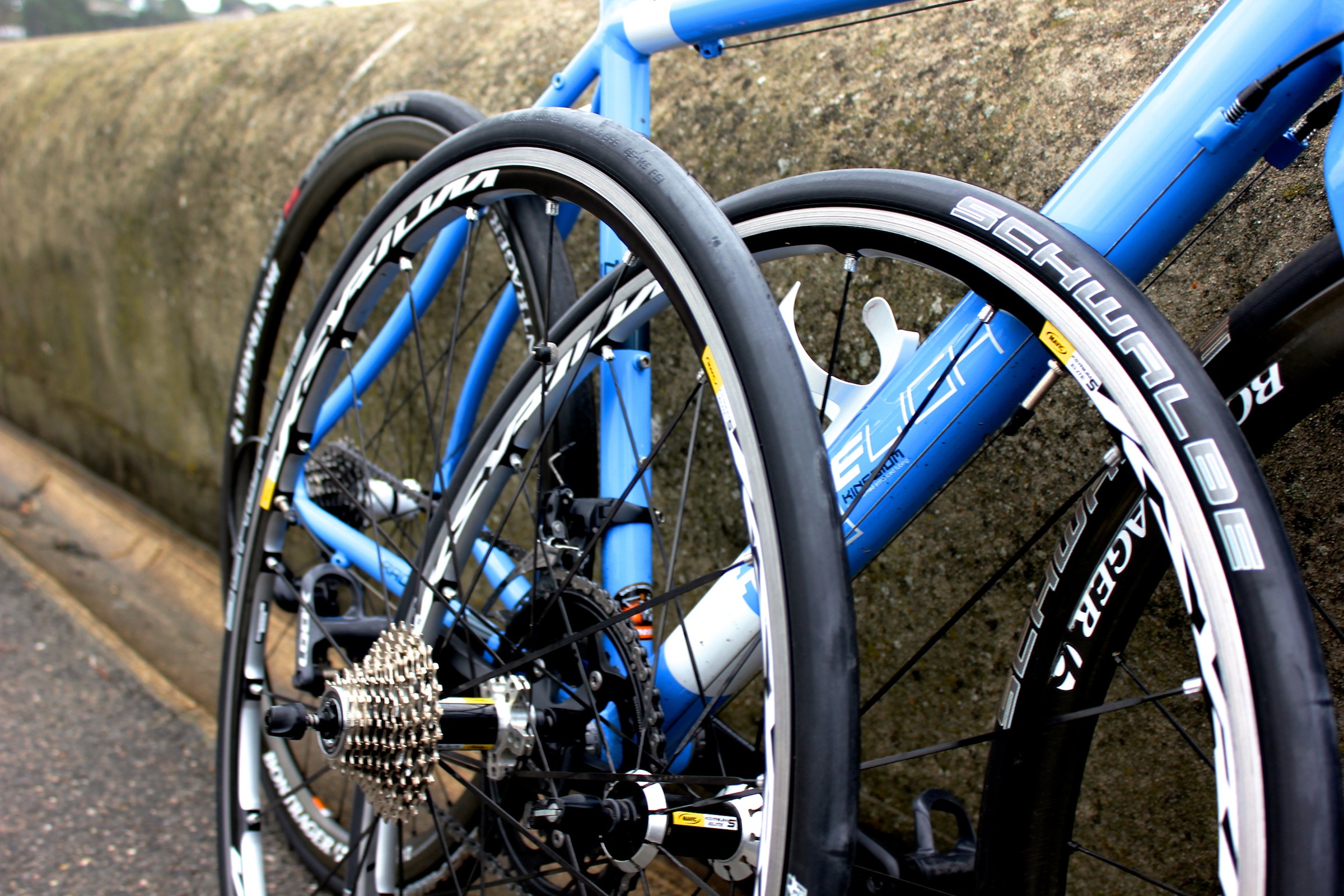 Mavic Cosmic Carbone 40C carbon clincher wheelset - Mavic Cosmic Carbone 40C carbon clincher wheelset -