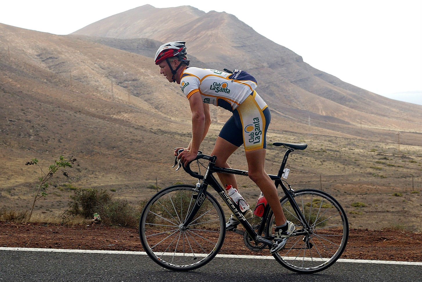 Lanzarote's barren volancic landscape is dramatic but may not appeal to everyone (Pic: Club La Santa)