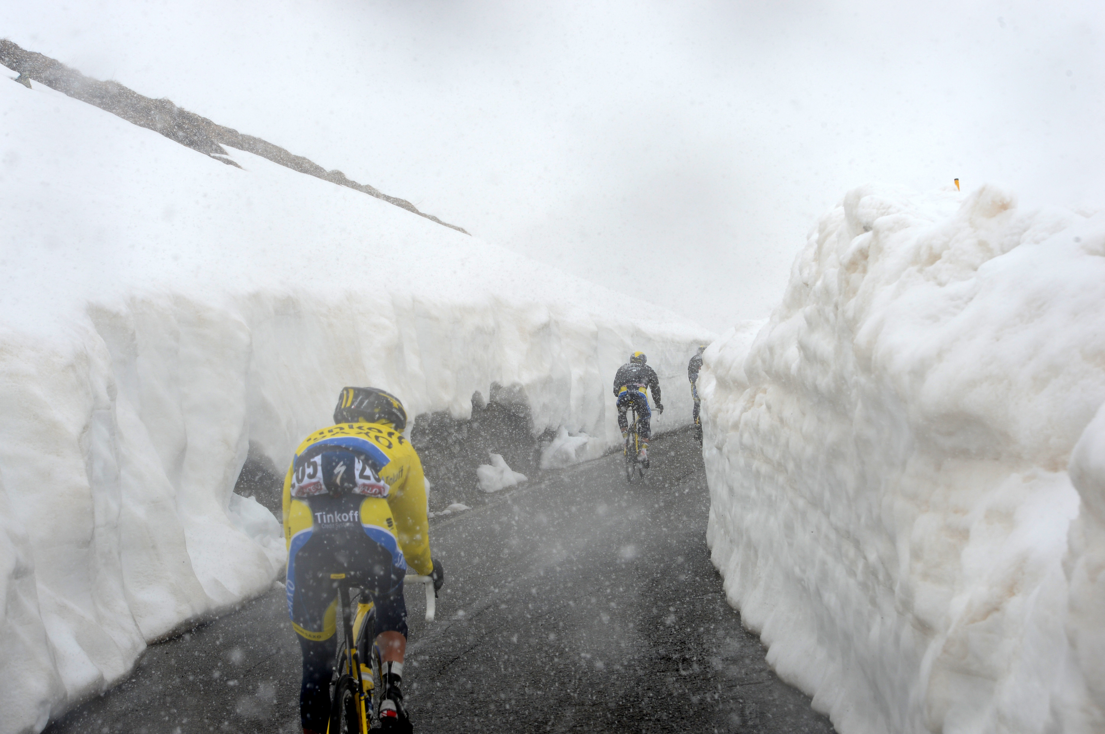 Snow, Gavia, Giro d'Italia, 2014, pic: Sirotti