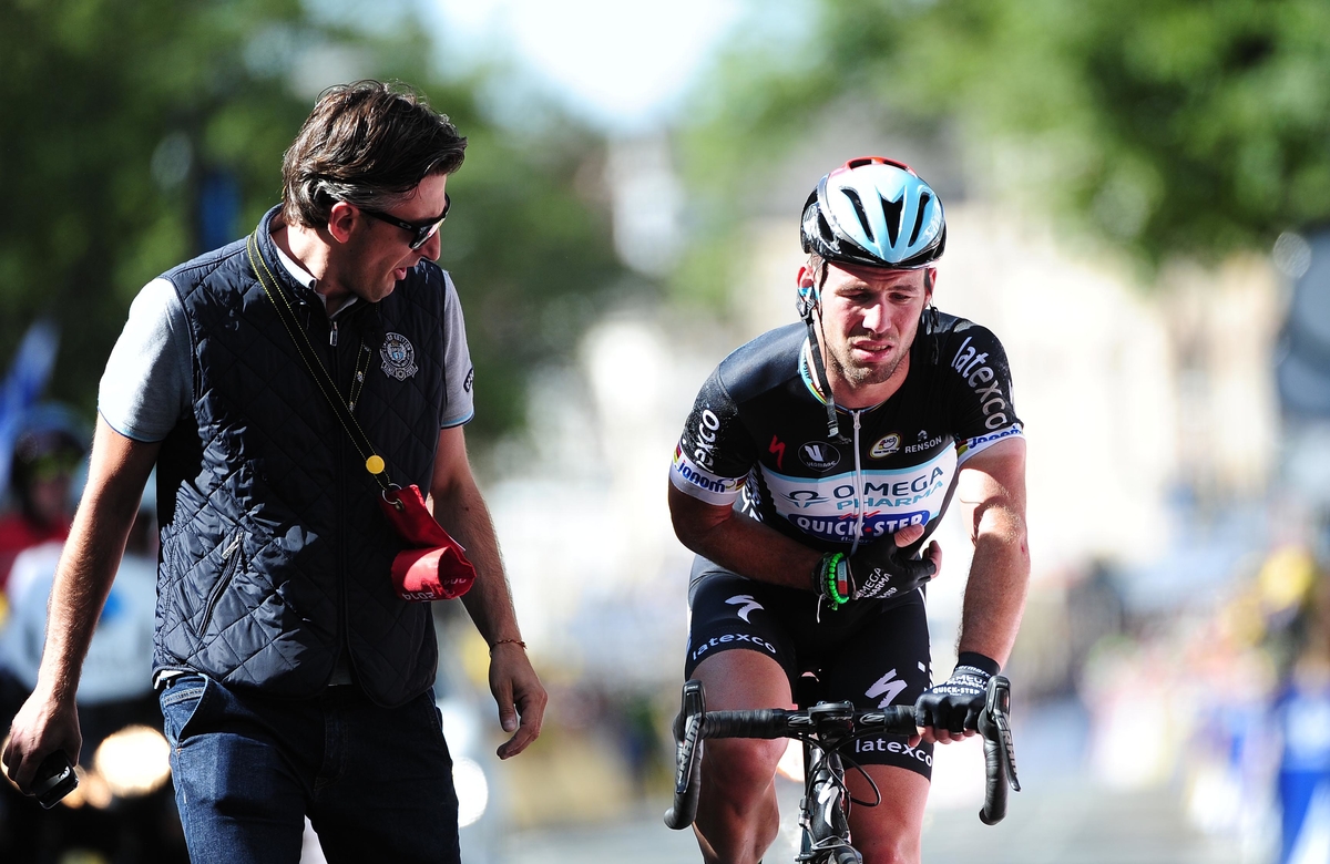 Mark Cavendish, crash, Tour de France, stage one, Harrogate, pic: Simon Wilkinson/SWpix.com