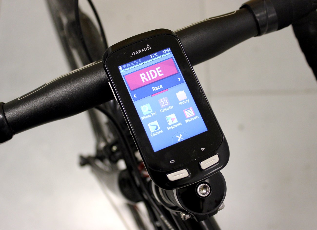 Garmin Edge 1000 GPS cycling computer (Pic: George Scott/Factory Media)