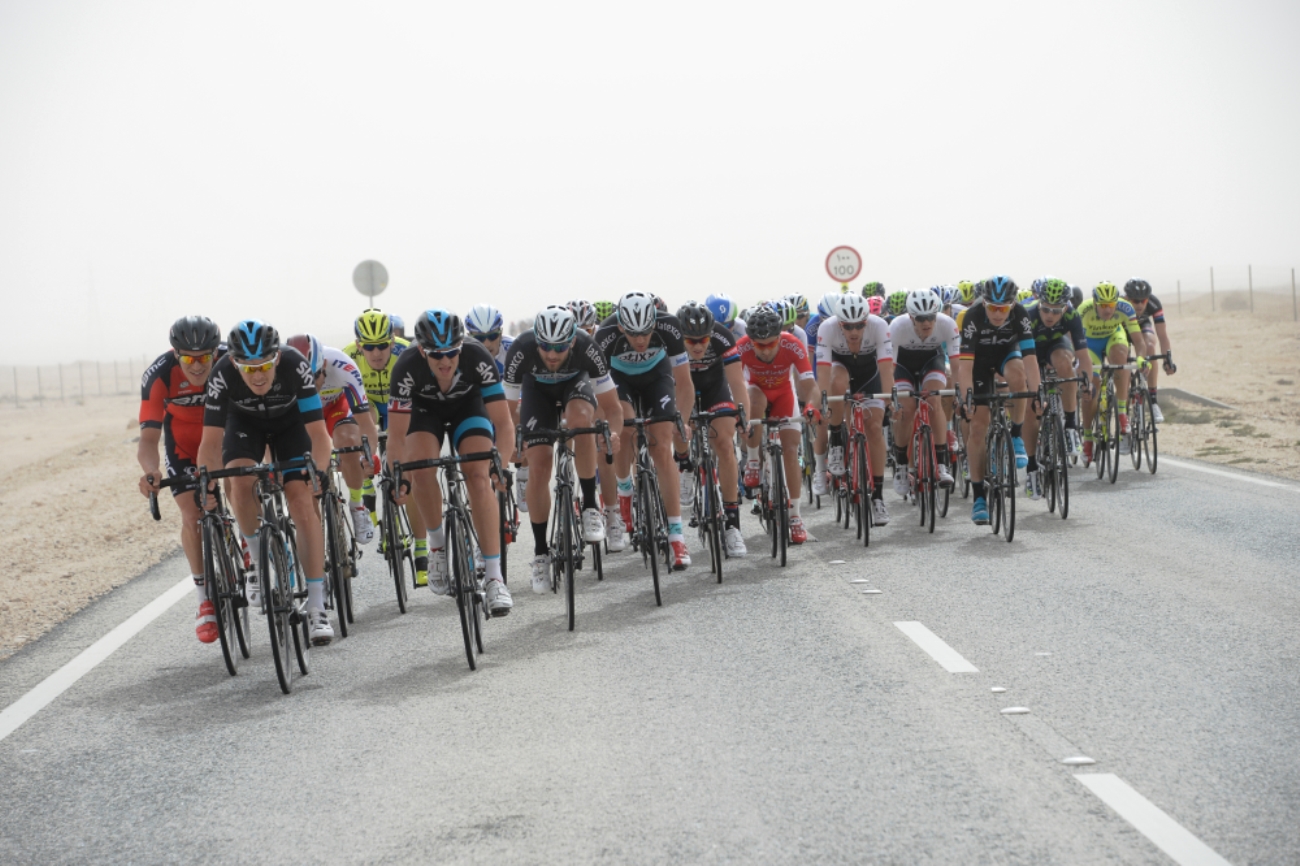 Ian Stannard, Luke Rowe, Tour of Qatar, crosswinds, peloton, pic: Bruno Bade/ASO