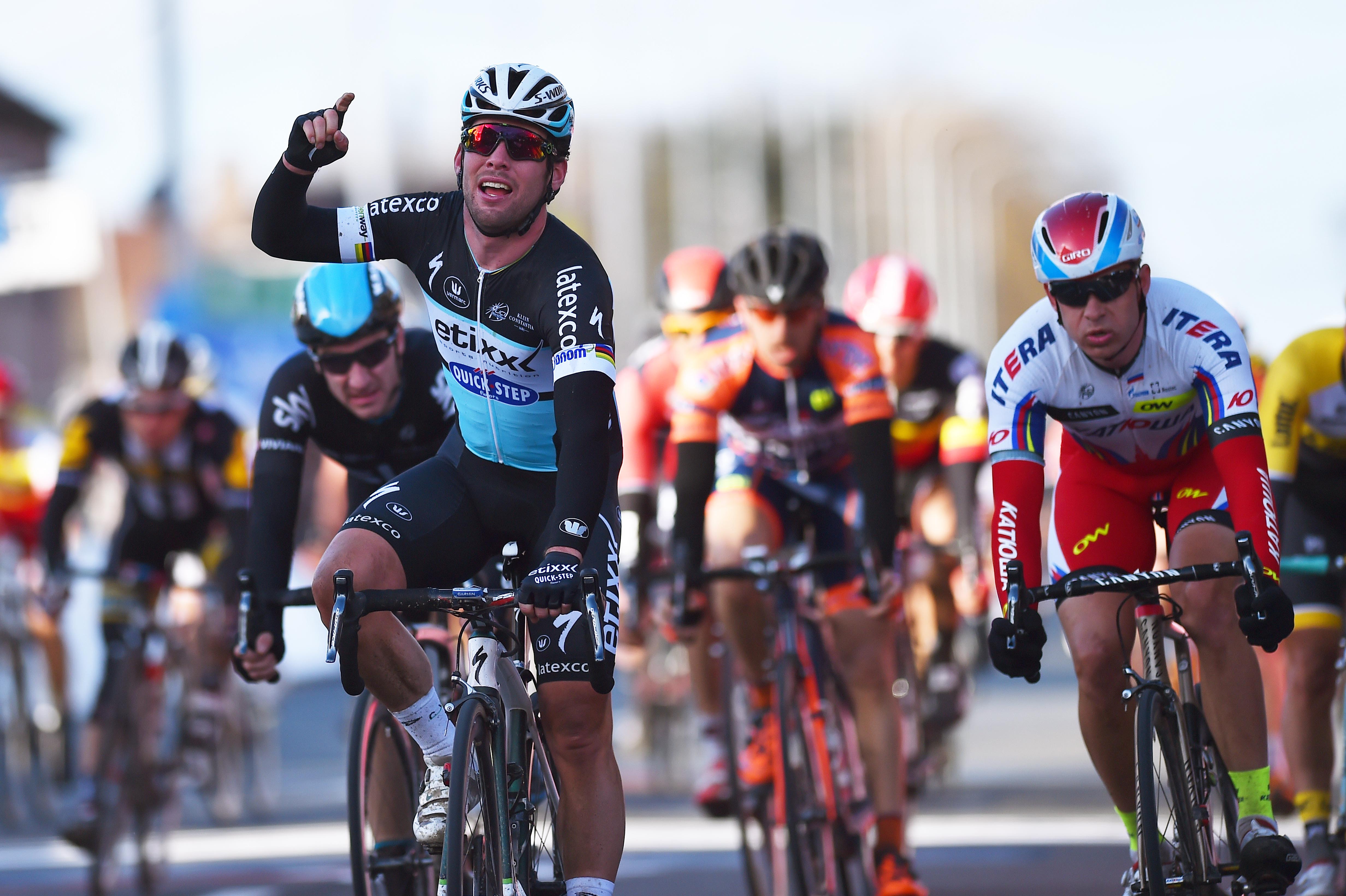 Mark Cavendish, Kuurne-Brussels-Kuurne, sprint, salute, Etixx-QuickStep, Alexander Kristoff, 2015, pic: Tim de Waele/EQS