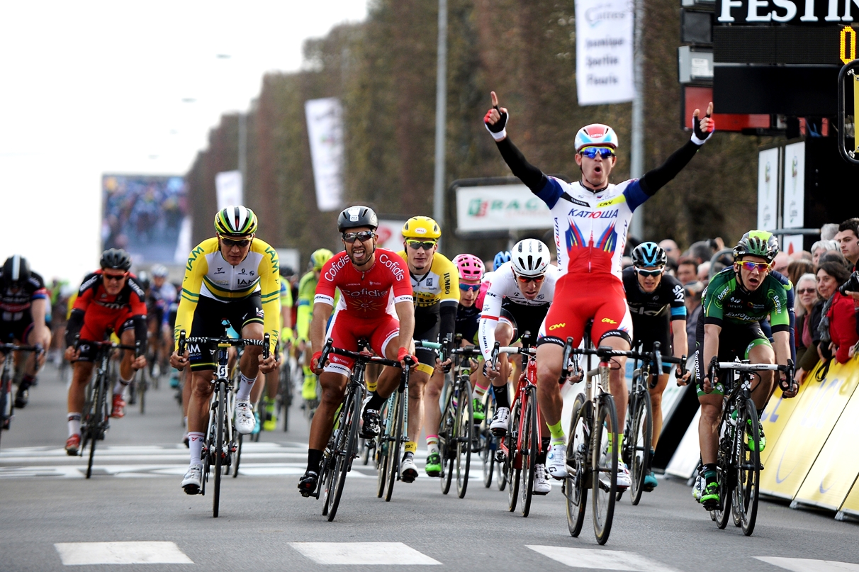 Alexander Kristoff, sprint, salute, Paris-Nice 2015, pic: G.Demouveaux/ASO