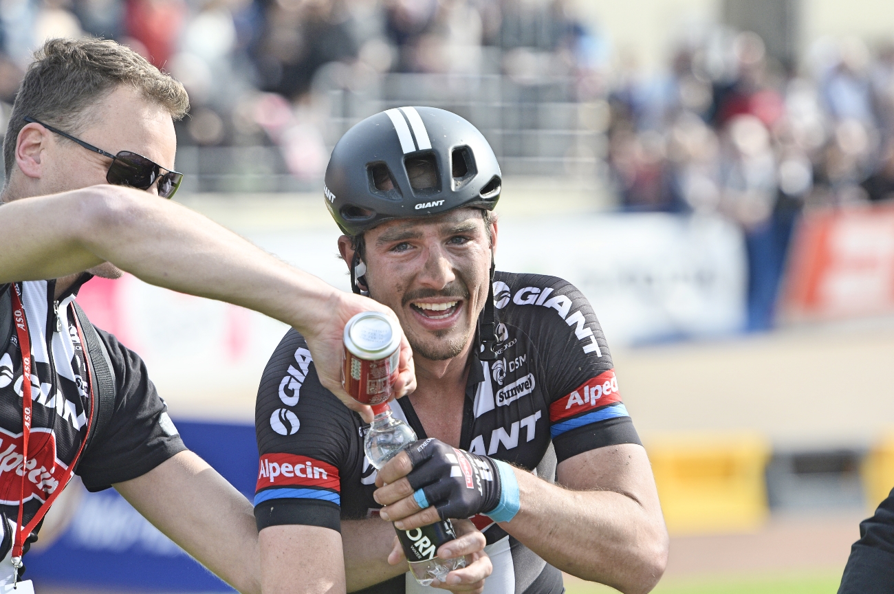 John Degenkolb, Paris-Roubaix, recovery, drink, Giant-Alpecin, pic: Sirotti