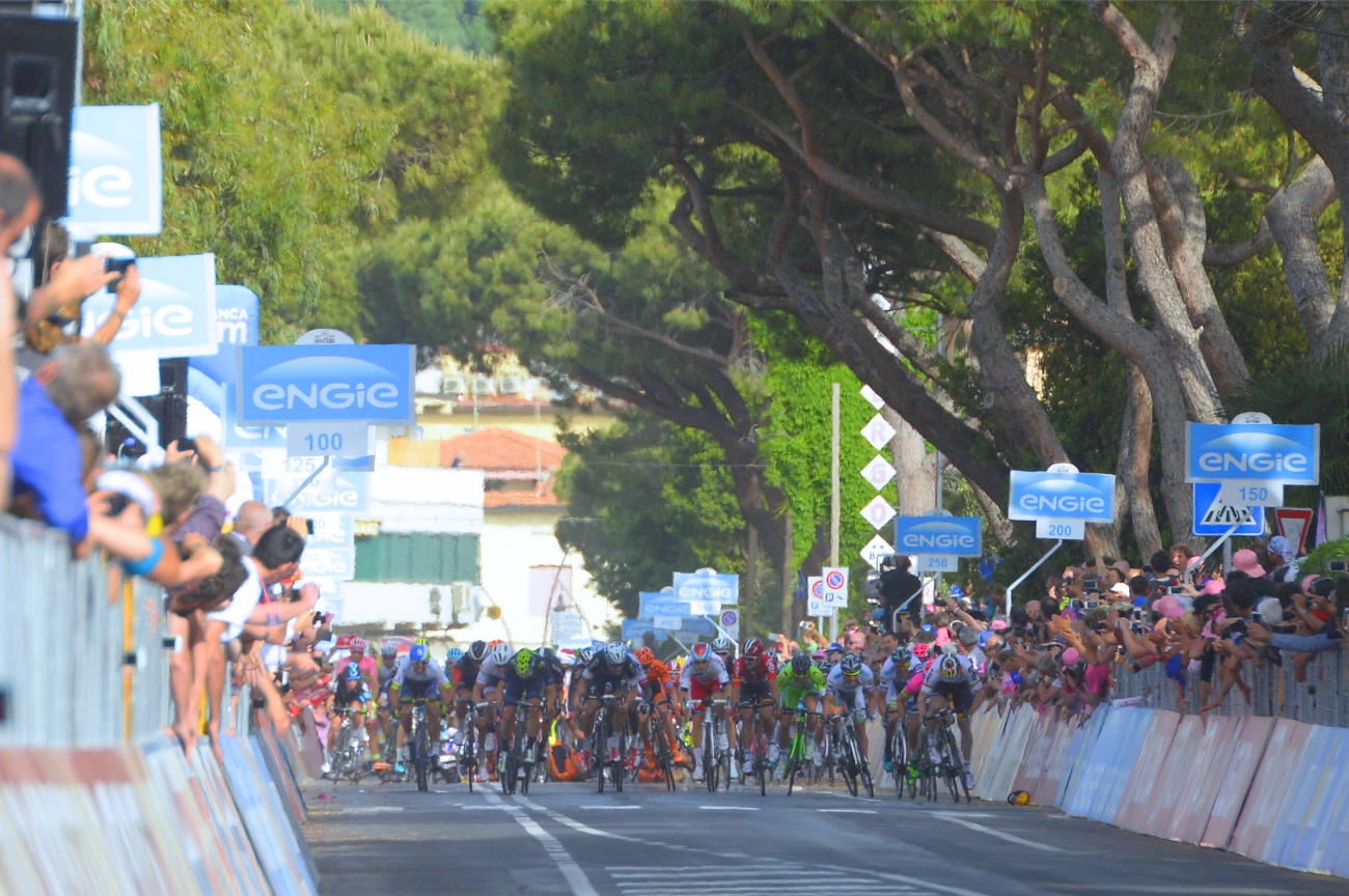 Crash, Giro d'Italia, 2015, sprint, pic: Sirotti