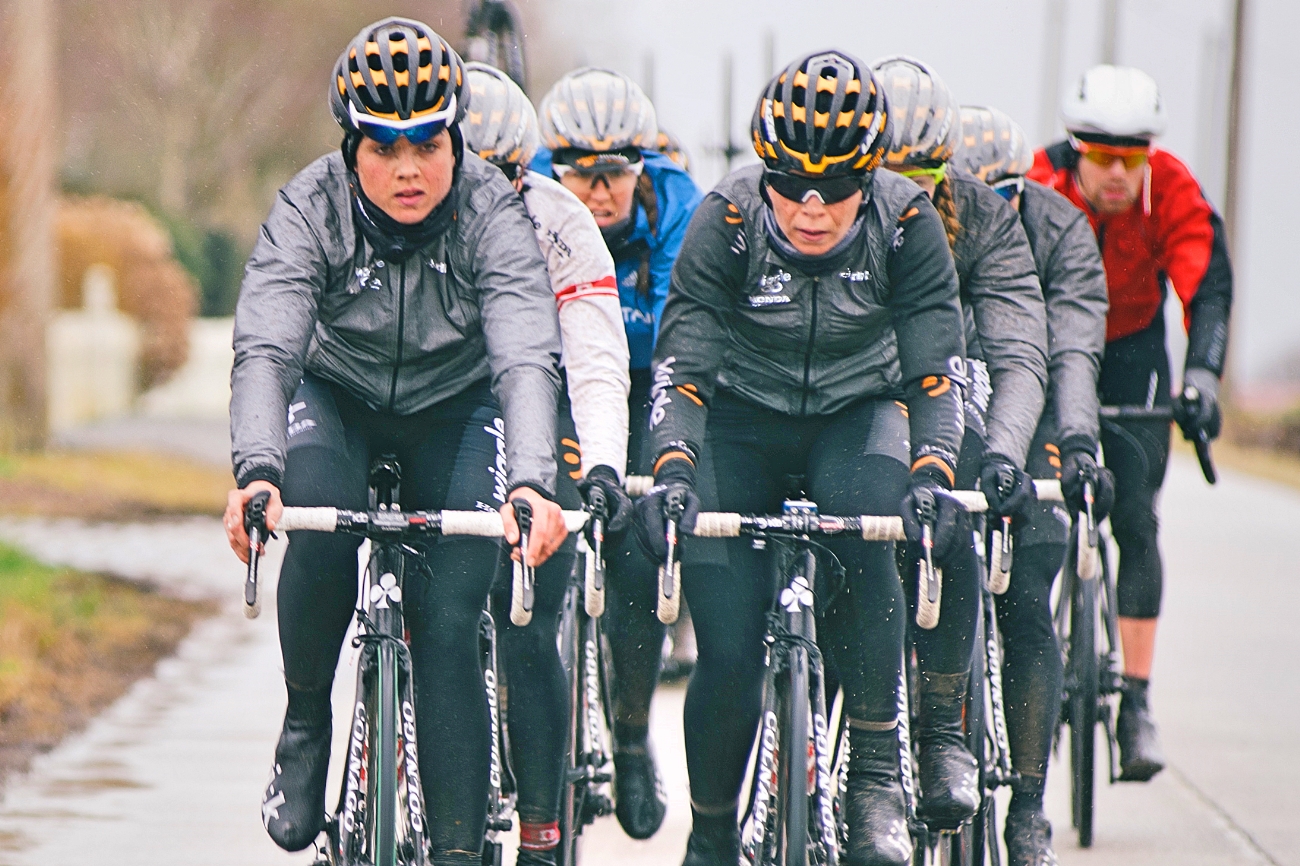 Eileen Roe, training, rain, WIggle-Honda, coat, jacket, pic: Wiggle-Honda