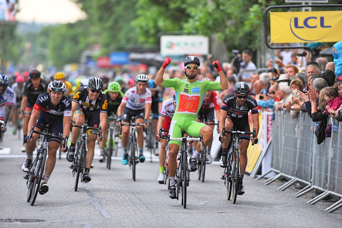 Nacer Bouhanni, green jersey, Criterium du Dauphine, sprint, win, salute, Cofidis, pic: Sirotti