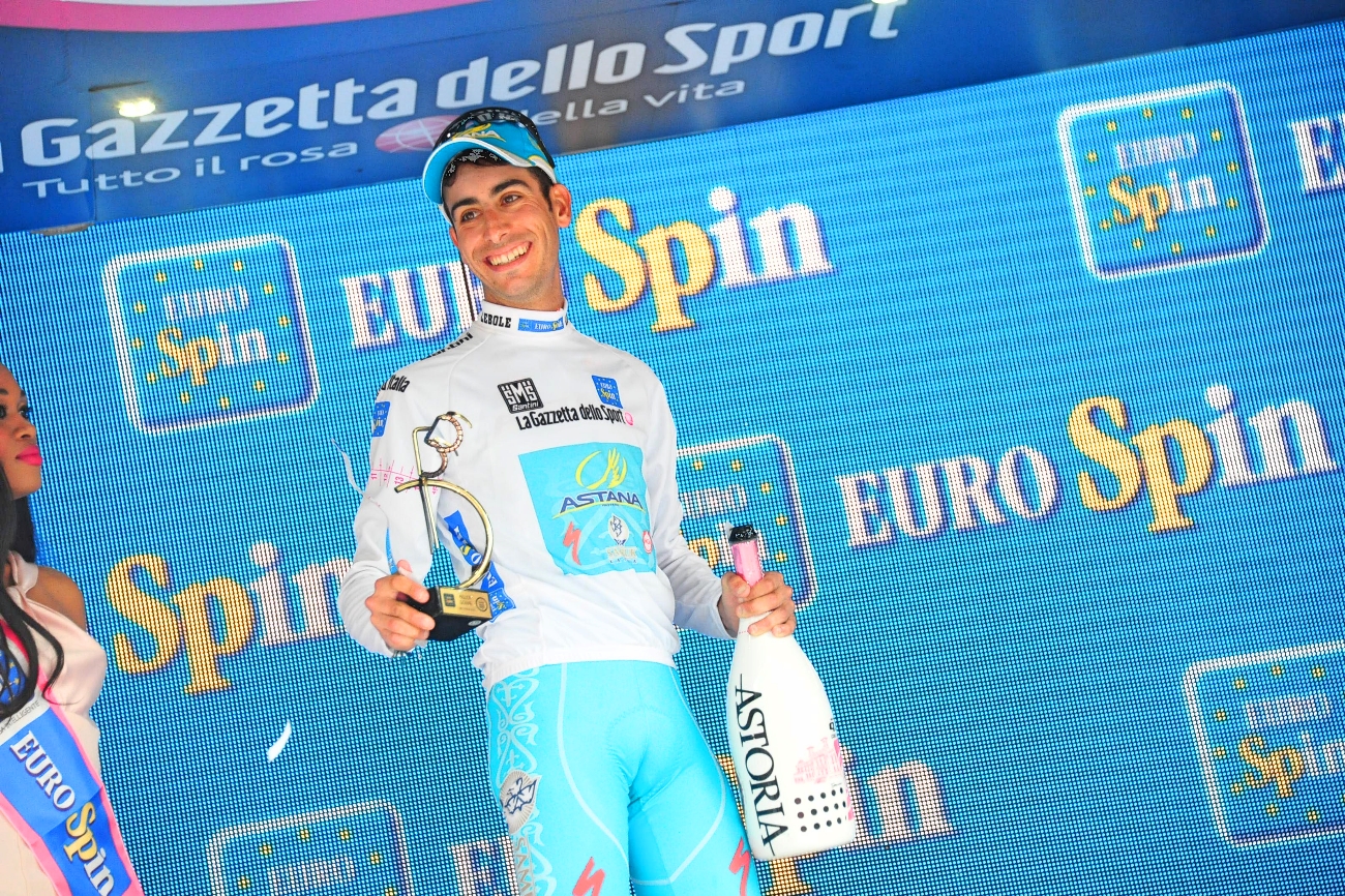 Fabio Aru, white jersey, Giro d'Italia, 2015, pic: Sirotti