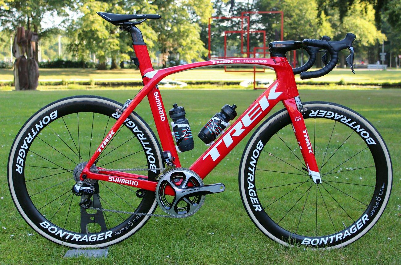 Trek 2016 Madone 9 Series aero road bike (Pic: George Scott/Factory Media)