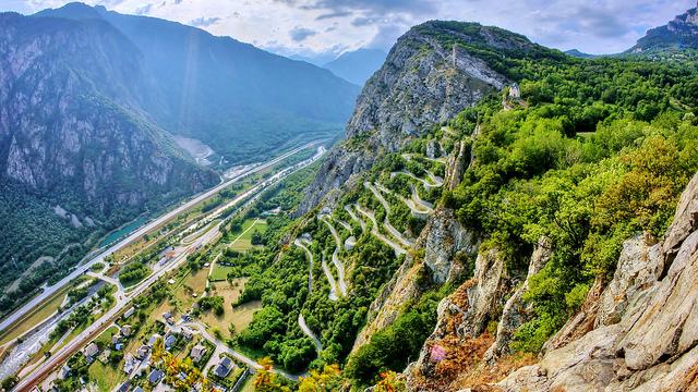 Lacets de Montvernier