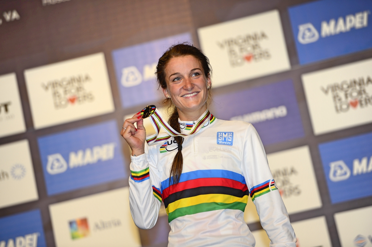 Lizzie Armitstead, rainbow jersey, 2015, pic - Sirotti