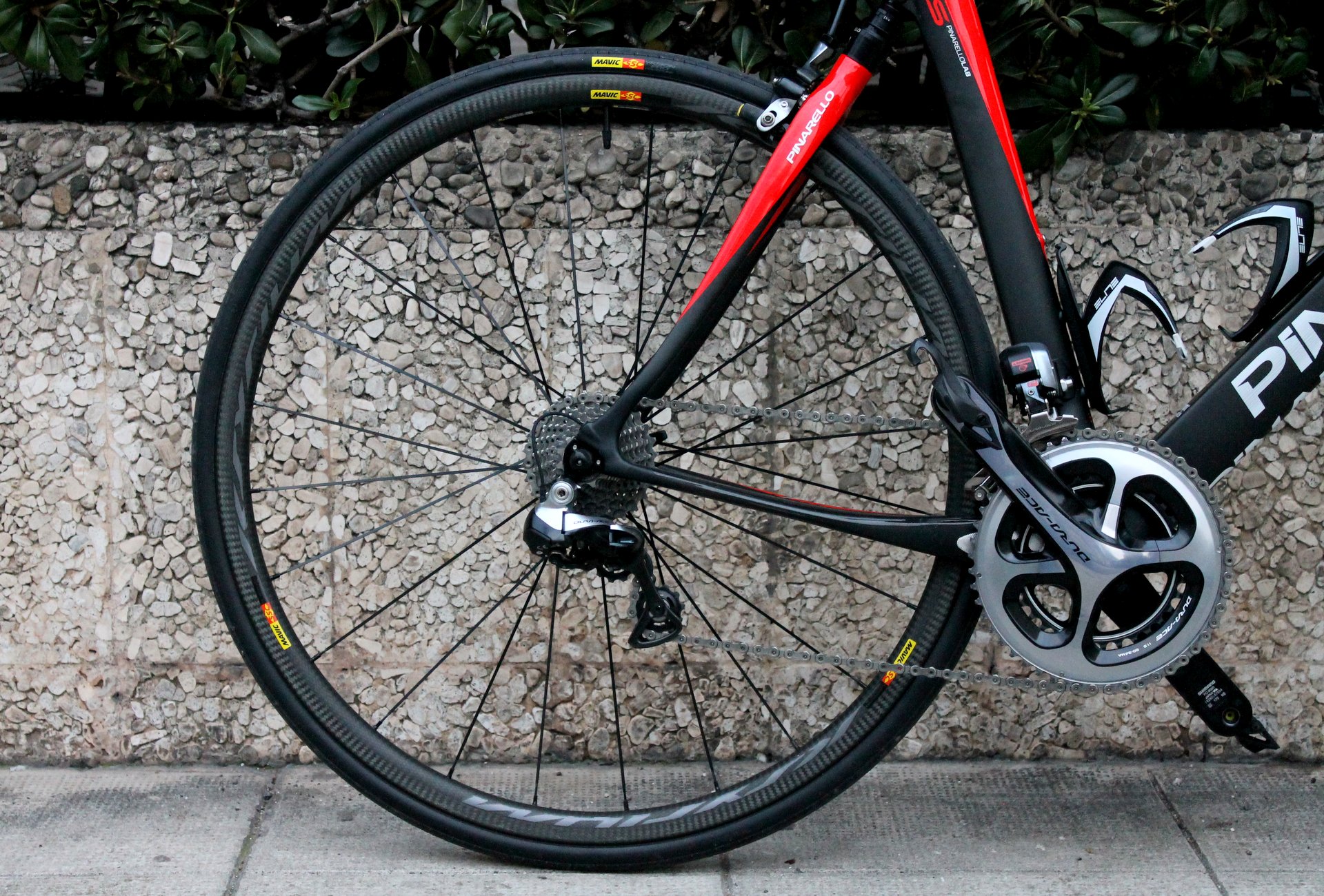 Mavic Cosmic Pro Carbon SL C and Ksyrium Pro Carbon Mavic Cosmic Pro Carbon SL C and Ksyrium Pro Carbon