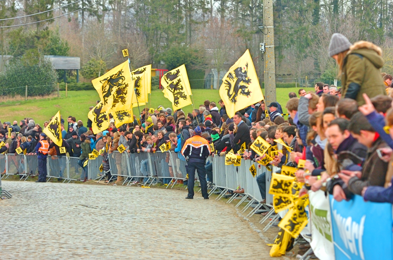 Steenbeekdries, Tour of Flanders, Ronde van Vlaanderen, cobbled climb, pic - Sirotti -