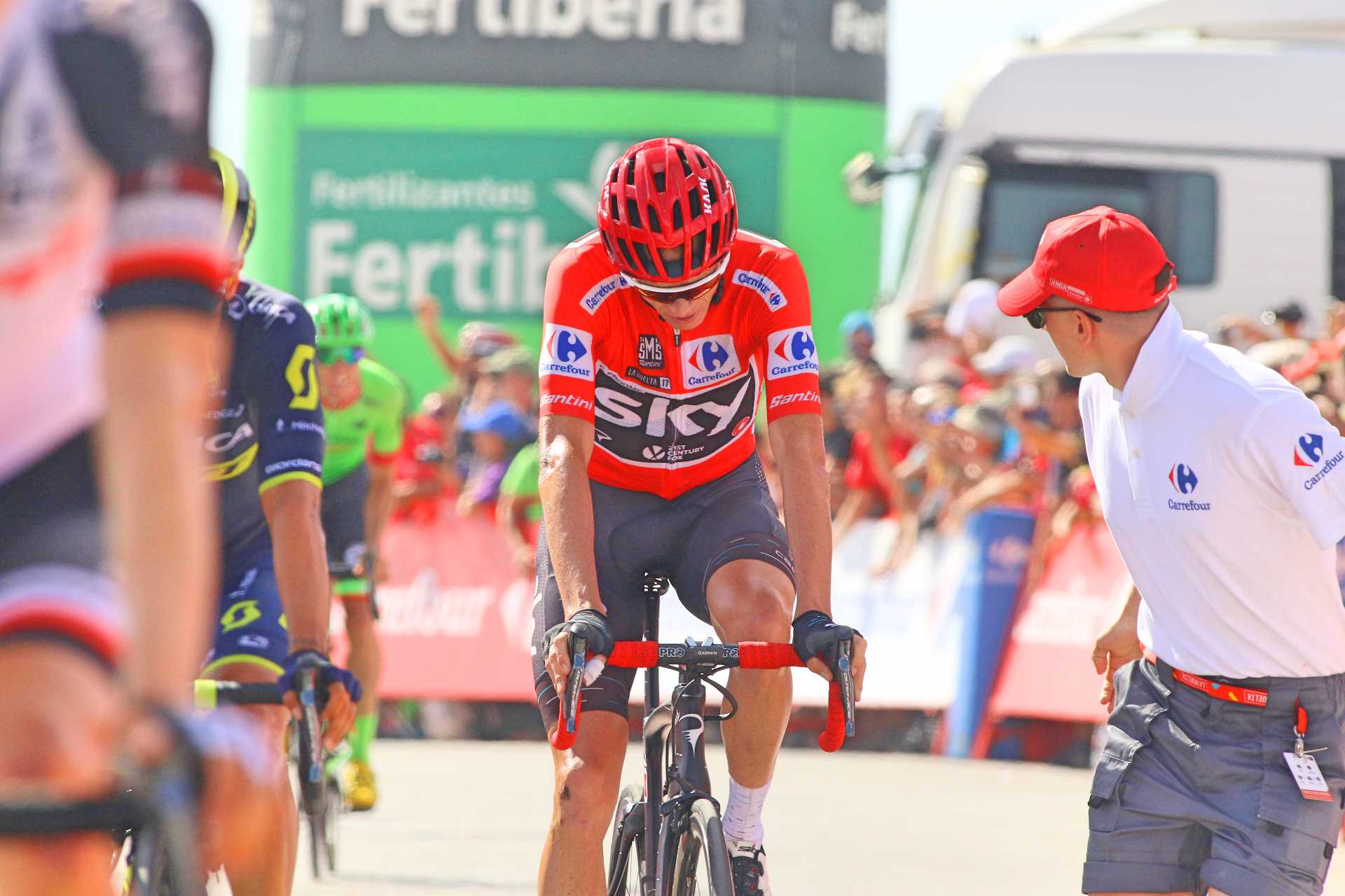 Chris Froome, red jersey, tired, Vuelta a Espana, pic - Sirotti