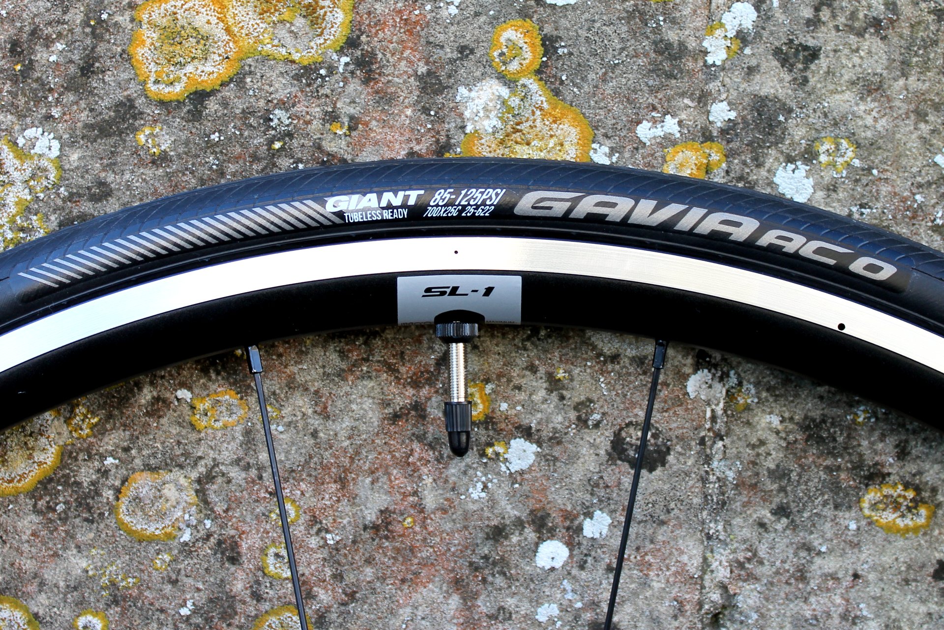 DT Swiss PRC 1400 Spline 35 carbon clincher wheelset DT Swiss PRC 1400 Spline 35 carbon clincher wheelset