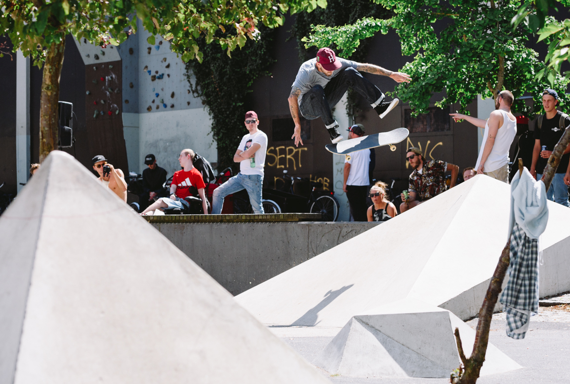 Peter Ramondetta - frontside flip