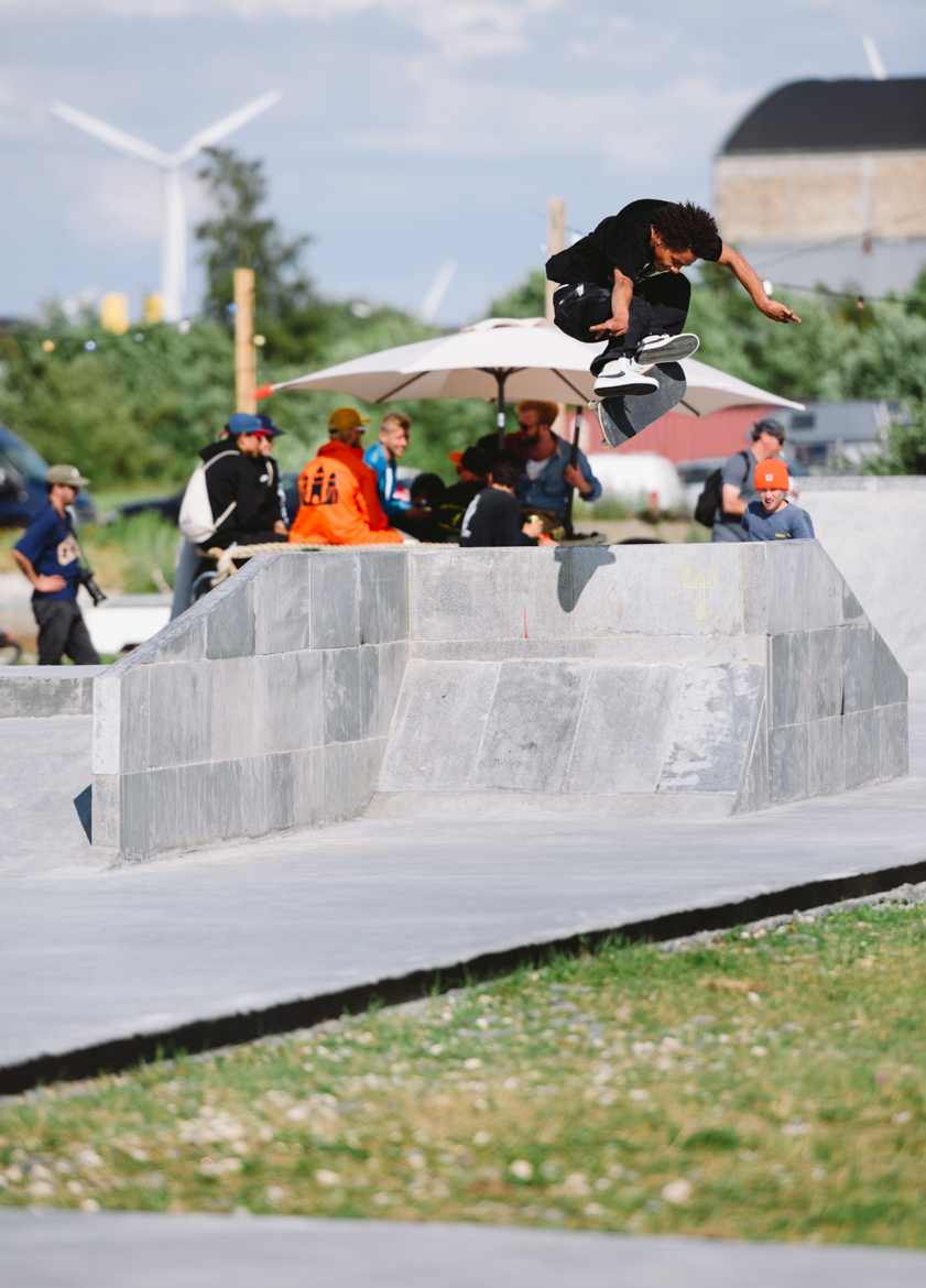 Kevin Bradley - kickflip