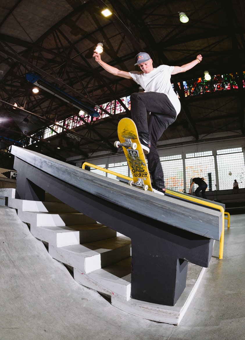 Maxim Habanec - frontside bluntslide