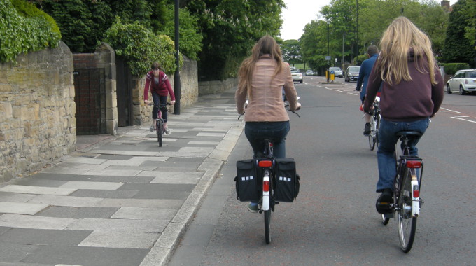 pavement 2 abreast commuters