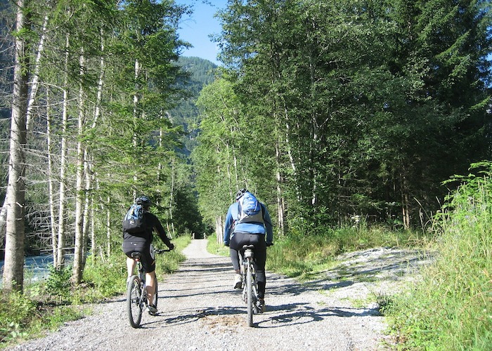 cycling couple romantic love