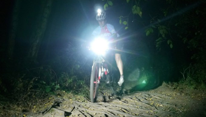 night-riding-mtb