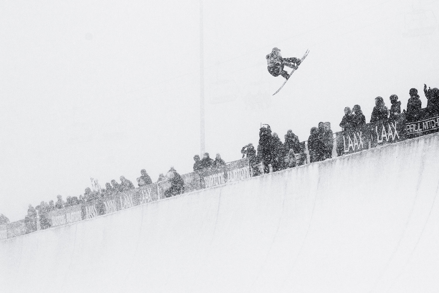 Powder Boards In The Park - Whitelines Snowboarding