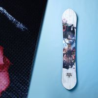 never-summer-lady-west-womens-snowboard-2019-2020